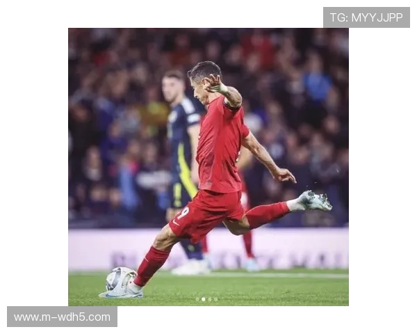 波兰1-0小胜，莱万点射制胜